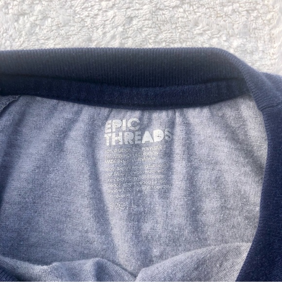 Epic Threads Tee Shirt Raglan Diamond Print Sleeves - Picture 2 of 4